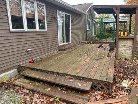 Gallery photos for Stunning Deck Makeover with Elite Construction: Image #3